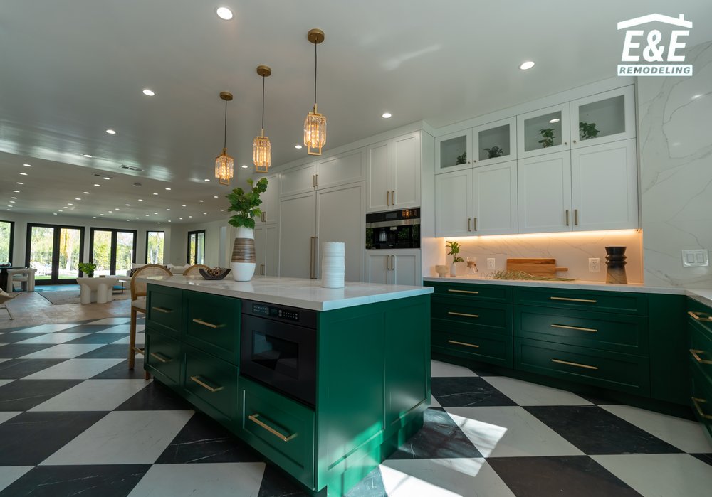 Completed kitchen remodel by E&E Home Remodeling